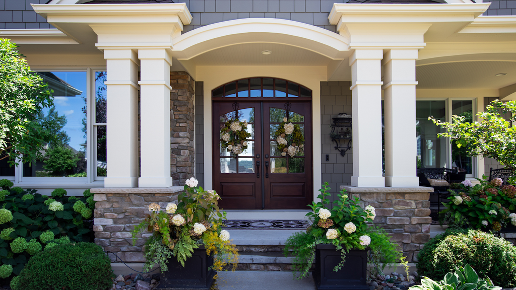 5 Tips to Get Your Front Porch Summer Ready