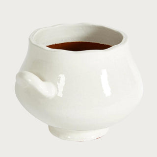The Wellon footed cachepot, large size, white ceramic with scalloped rim